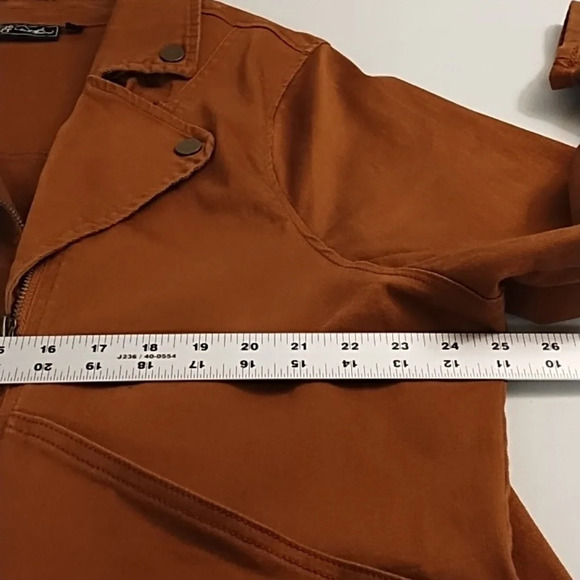 DG2 Diane Glimen Rich Rust Stretch Canvas Jacket with Brass Details - Picture 6 of 16